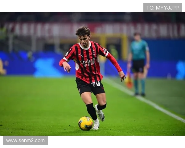 多队借中间人牵线拉师傅与加纳乔转会传闻曼联暂未收到正式报价 多队借中间人牵线拉师傅与加纳乔转会传闻曼联暂未收到正式报价