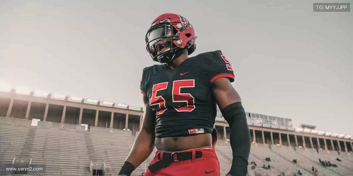 赛场之外，我们与你同在 —— 实时解说，深度分析！🎙️📊